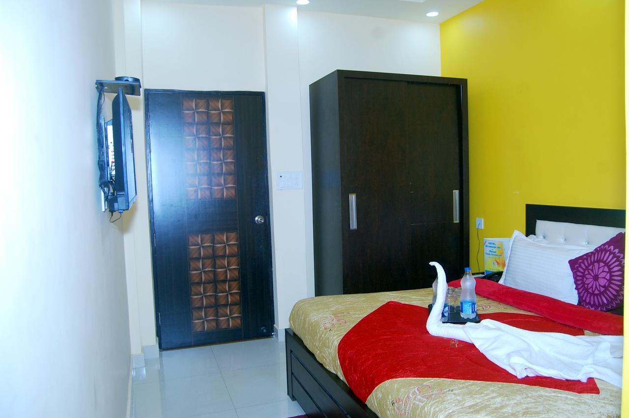 Hotel Devbhoomi Inn Risikés Kültér fotó