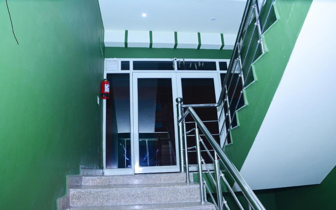 Hotel Devbhoomi Inn Risikés Kültér fotó